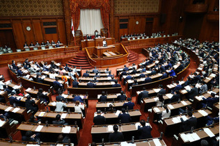 少子化対策法案、参院審議入り＝岸田首相「子育て応援機運高める」