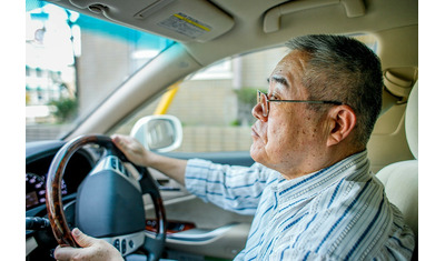 認知症高齢者の運転操作する機能が衰え事故につながる