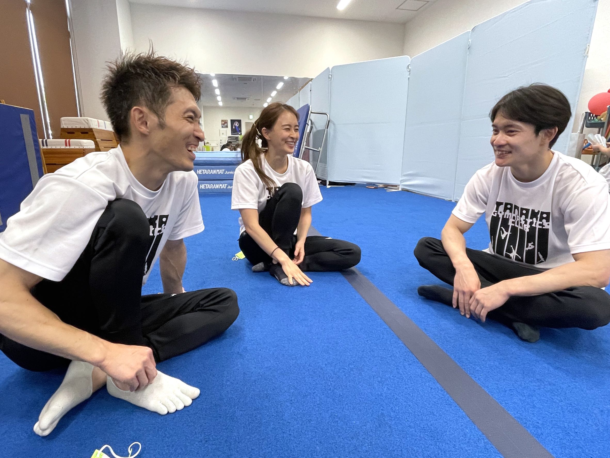 体操クラブを設立した「田中３きょうだい」。左から和仁さん、理恵さん、佑典さん＝2022年6月、横浜市戸塚区
