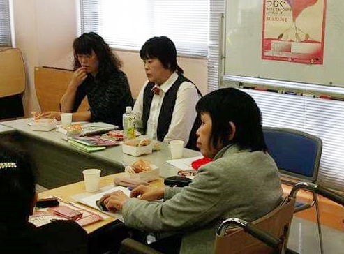 徳島県で開かれたレアディジーズデイに参加する「腎性尿崩症友の会」会員