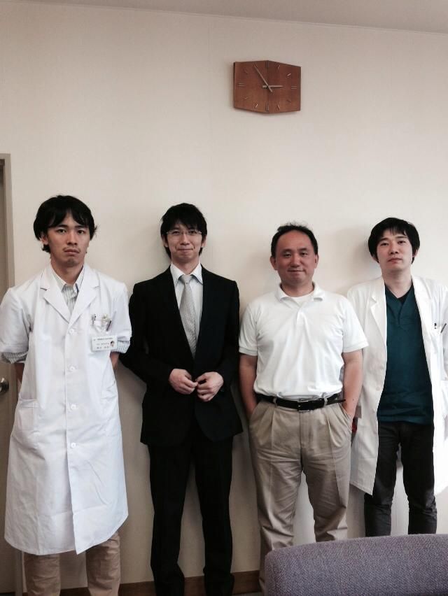 2014年5月、南相馬市立総合病院で（筆者は左から2番目、上昌広医師＝同3番目）、異動のあいさつをした時の様子