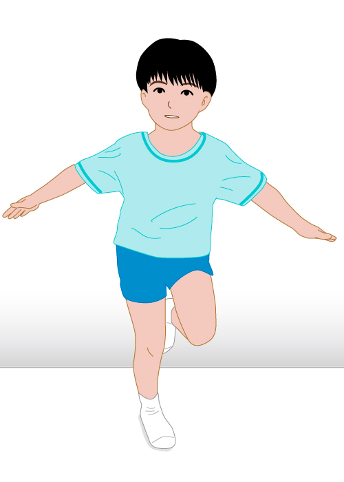 子どもに片足立ちをさせることで、体のバランスを取る能力が分かる【時事通信社】