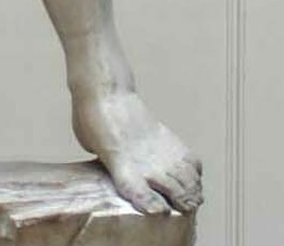 ダビデ像の左足（EPA時事）