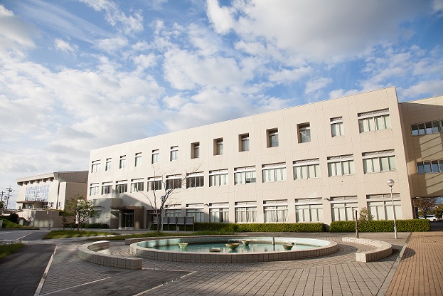 和歌山県立医大の基礎教育棟
