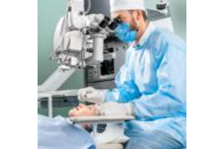 眼科手術前の温罨法で術中可視性を改善