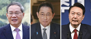 （左から）中国の李強首相、岸田文雄首相、韓国の尹錫悦大統領（ＥＰＡ時事）