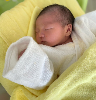 無痛分娩(ぶんべん)で4月に生まれた女児(家族提供)