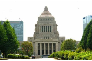年金法案、１３日成立＝参院厚労委で可決