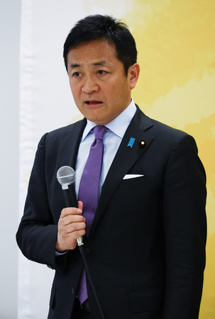 国民民主党の両院議員総会で発言する玉木雄一郎代表＝１４日午後、国会内