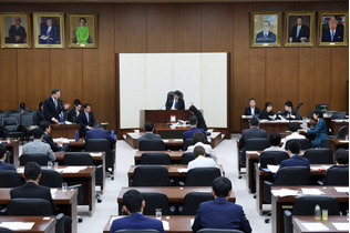 基礎年金底上げ、審議入り＝自立公が改革法案で修正案―衆院厚労委