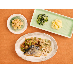 ピリ辛の味わいがクセになる中華のさかなメニューとして「後味ピリッと！鯖と野菜の麻辣醤」が4月7日(火)に新登場