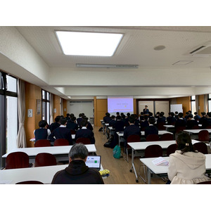 【昭和西川】福岡の高校サッカー名門校・九州産業大学付属九州高等学校にて、“睡眠” でパフォーマンス向上を目指す「スリープトレーニング」を実施！