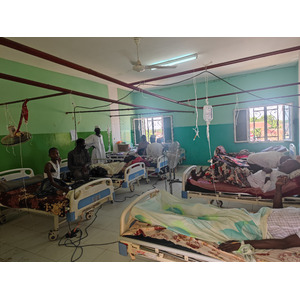 スーダン：北ダルフールの空爆で小児病院の子ども患者2人死亡――病院は閉鎖に