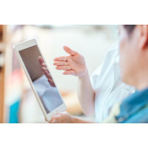 オフショアカンパニー、多言語動画音声翻訳サービス「AI動画翻訳くん」が医療現場のDXの貢献度を表彰する「病院DXアワード2025」にエントリー