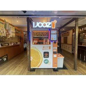 鎌倉市内で生搾りオレンジジュース自販機IJOOZの稼働がスタート！