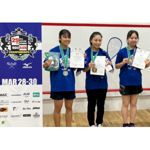 ティップネス宮崎台スカッシュアカデミー所属の選手たちが、全日本ジュニア選手権で大活躍。アンダー19女子の部では表彰台を独占！