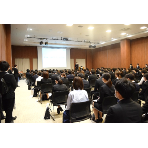 5/19（日）、日本最大規模の医学生向け研修病院合同説明会「レジナビフェア2024福岡」開催