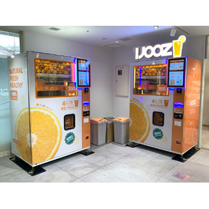 「LUMINE 町田」で生搾りオレンジジュース自販機IJOOZが稼働開始