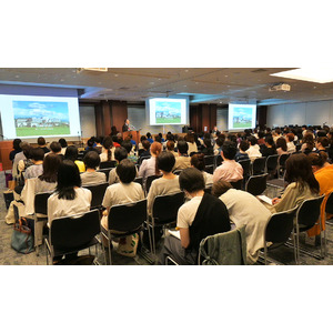 迫りくる多死社会に貢献する！ 緩和ケアの現場でのヨーガ療法の有効性をテーマにした「日本ヨーガ療法学会 大阪大会」を、大阪国際会議場にて5月25日・26日に開催。緩和ケアの第一人者の先生方の講演も実施。
