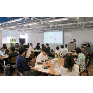 【開催報告】京都産業大学 学生主催の大学教職員・学生向けセミナーにて助産師による講演と生理痛疑似体験を実施