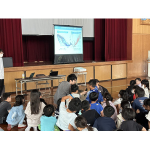 メガネのZoff出張授業　兵庫県西宮市立深津小学校で「目の健康」に関する授業を実施