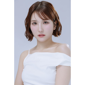 “薬剤師資格保有”の美容インフルエンサーなぎ氏と専属エージェント契約を締結！さらなる美容発信の強化をサポート。