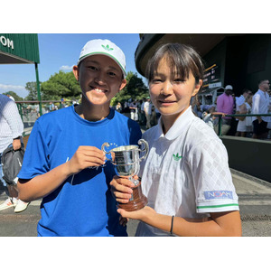 日本人初の快挙！ウィンブルドン(女子U-14)で初優勝！　世界が注目する１３歳宮澤紗希乃　多彩なショットで聖地のファンを魅了