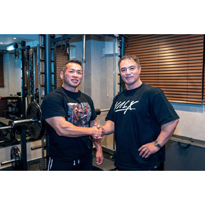 筋肉博士 山本義徳氏×元IFBBプロ・ボディビルダー 山岸秀匡氏が待望のBIGコラボレジェンド2人の合同トレーニング企画や対談動画を配信