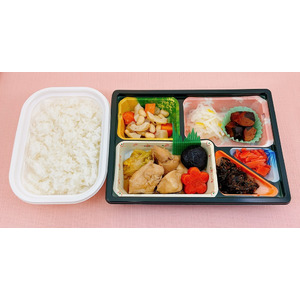 10月の“ご馳走の日”は「土佐の恵み彩り弁当」をお届け