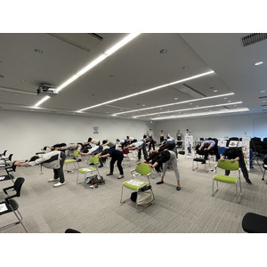 株式会社島津製作所にて「職場でできる！腰痛対策セミナー」を開催　オンライン形式で多くの従業員に腰痛予防プログラムを体感