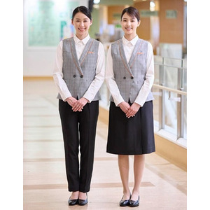 ソラスト、医療事務スタッフの制服を11年ぶりに刷新