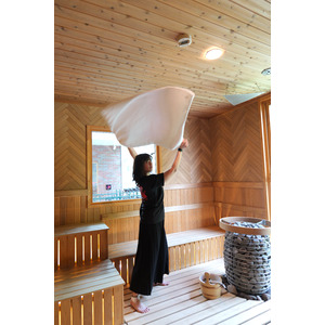 北海道・小樽のサウナ特化施設「SAUNA Otaru arch」にアウフグースマスター 石森うサぎが所属！
