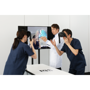 CT検査画像を複合現実で観察できるトレーニングシステム「MR Anatomy」を提供開始　医療従事者による肺の立体的な構造の理解促進に貢献